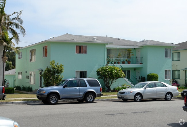 Building Photo - 3024-3034 Luna Dr
