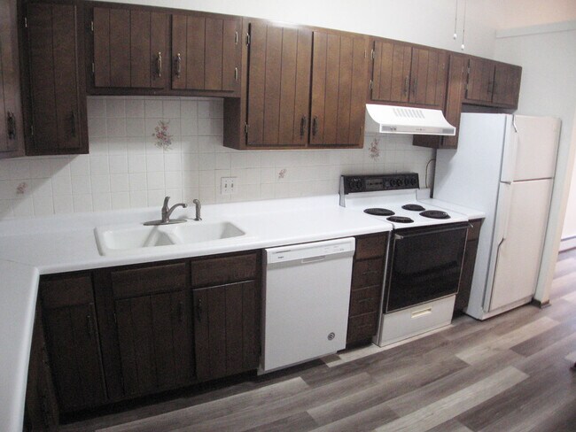 Foto del edificio - 1155 Lakeside Dr