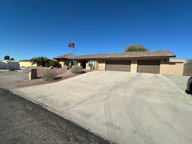 Foto del edificio - Summer short term furnished Pool home - Available May 1st. 2026 through October 31st. 2026 (3 mon...