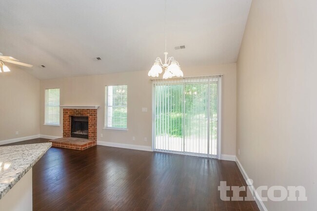 Foto del edificio - 3226 Twin Falls Ln