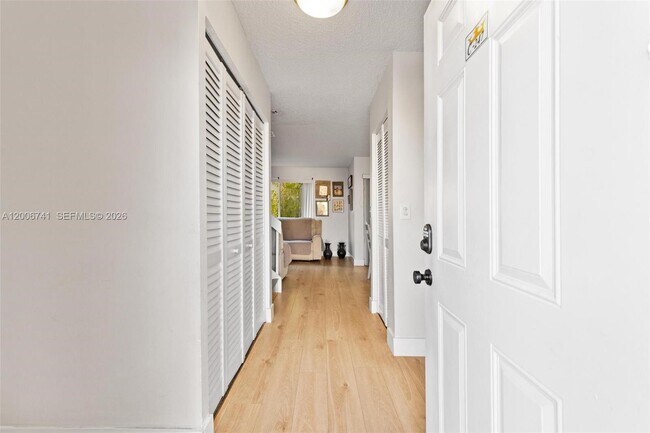 Foto del edificio - 6235 SW Kendale Lakes Cir