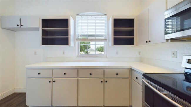 Building Photo - 214 Monaco Dr