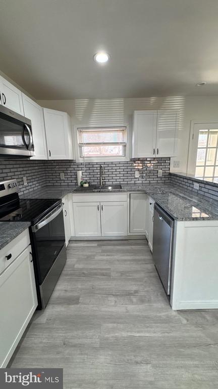 Foto del edificio - 7631 Beach Dr