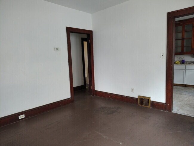 Foto del edificio - 2824 Saratoga Ave