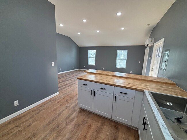 Foto del edificio - 3685 E Brutus St