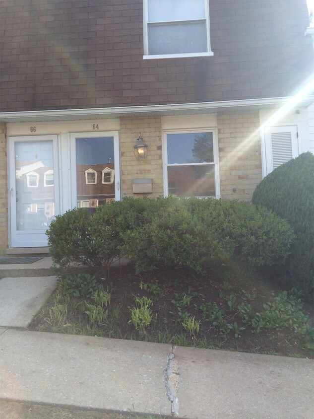 Primary Photo - 64 Carroll View Ave