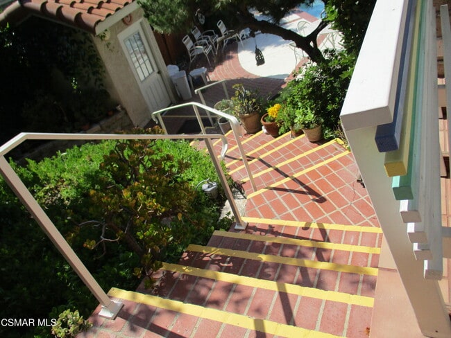 Foto del edificio - 5042 Llano Dr