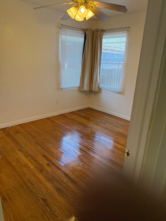 Foto del edificio - 6368 Cleo St