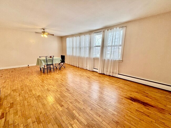 Building Photo - 3 Bedroom Apartment for Rent – Available April 1st