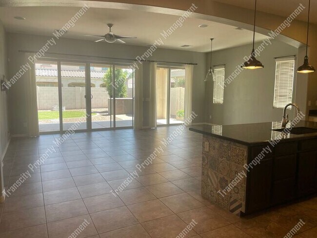 Foto del edificio - 3 bed 2 bath home located in Eastmark.