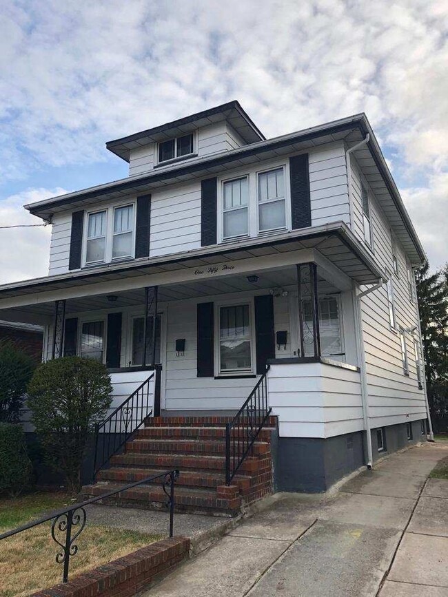 Right - 153 Arlington Ave