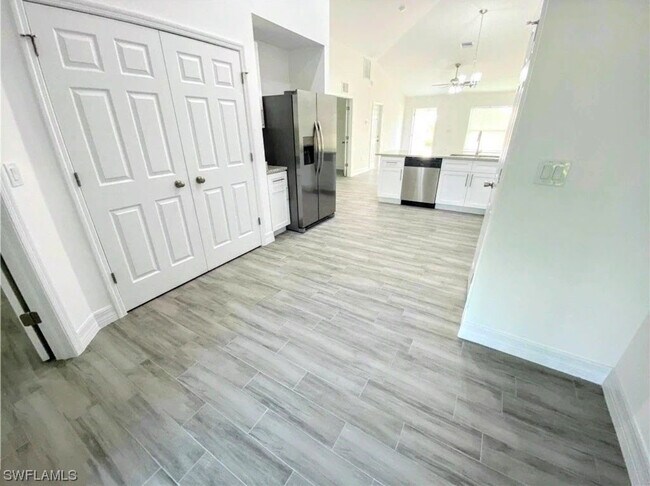 Foto del edificio - 1513 Gilbert Ave S