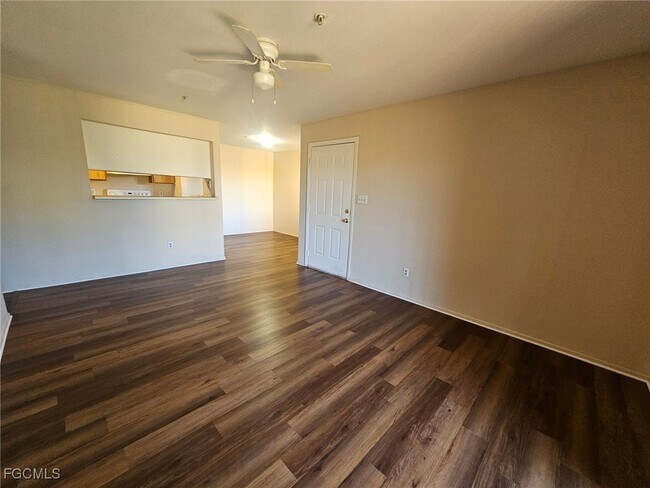 Foto del edificio - 2875 Winkler Ave