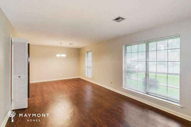 Foto del edificio - 721 Ledyard Pl