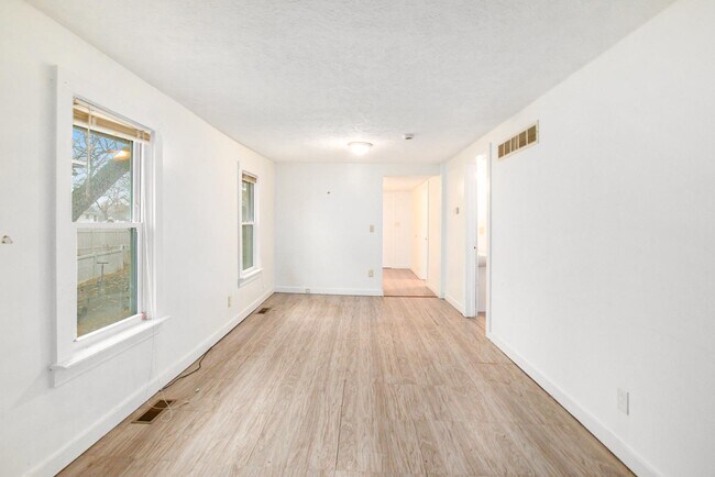 Foto del edificio - 809 Westmoreland Ave