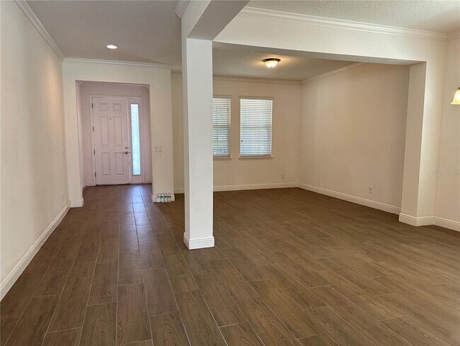 Building Photo - 7570 Lake Albert Dr