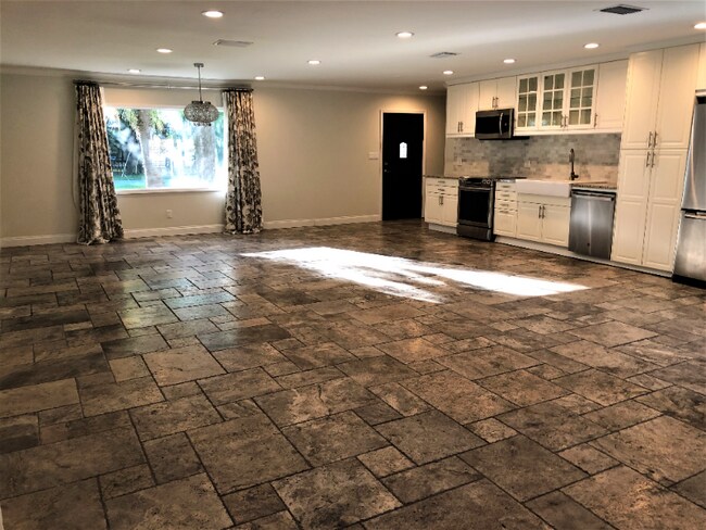 Foto del edificio - 544 NW Fern Dr