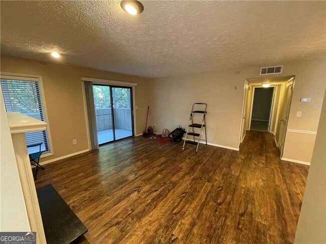 Building Photo - 803 Wynnes Ridge Cir SE