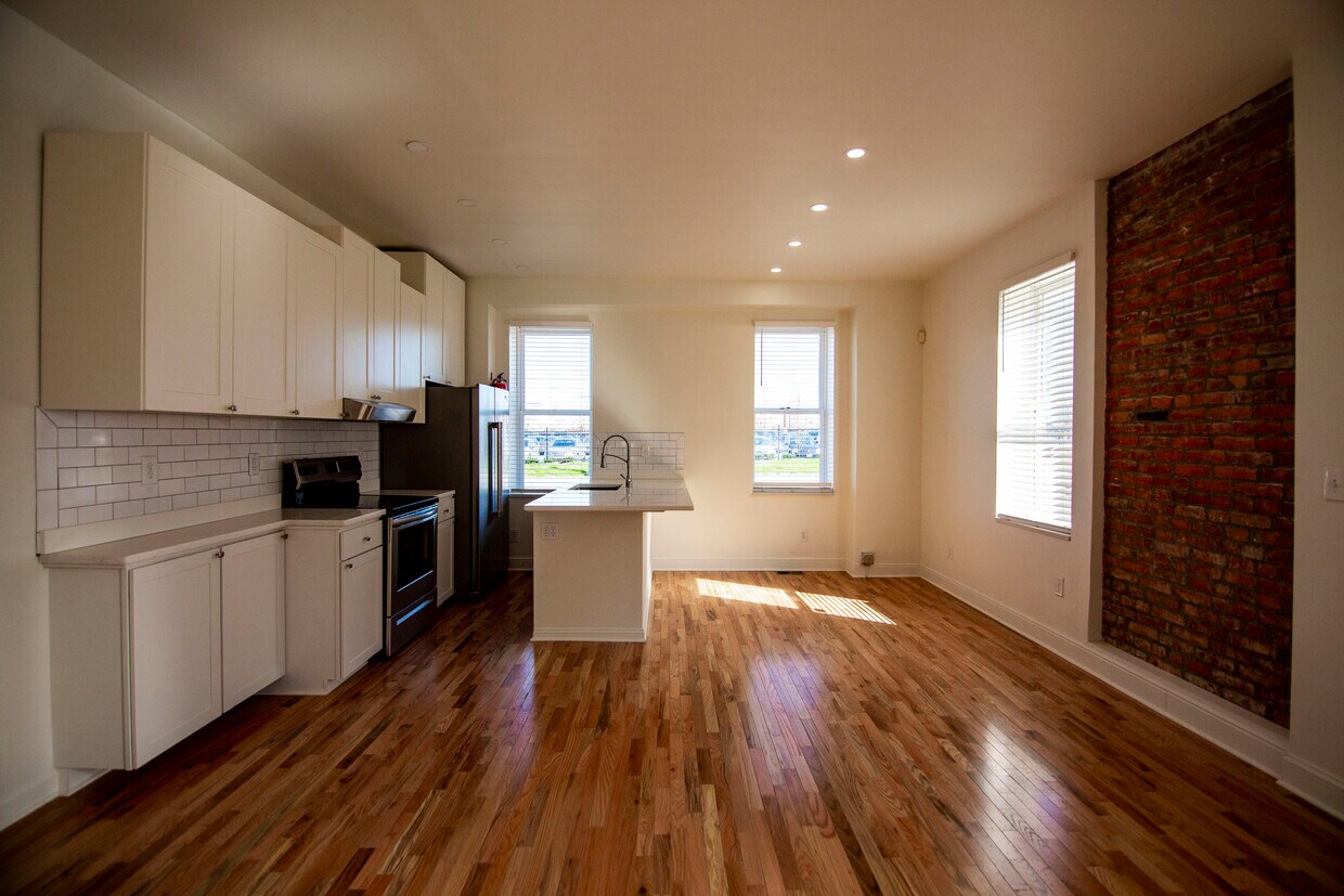 325 E Livingston Ave, Columbus, OH 43215 House Rental in Columbus, OH