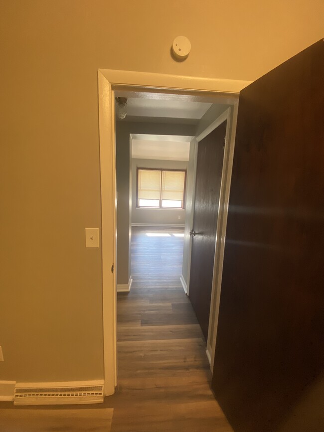 Sala - 150 Oak St