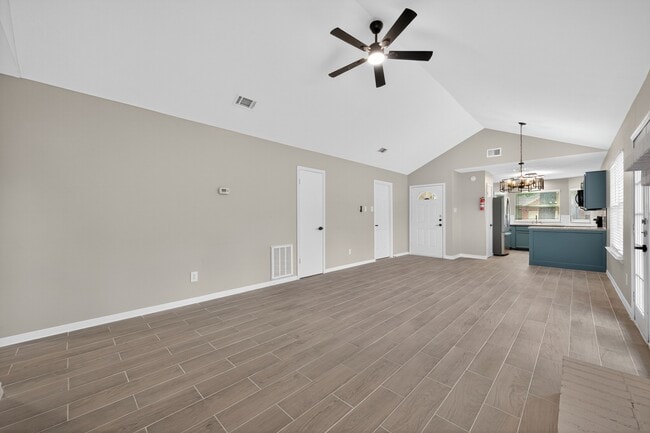 Building Photo - 4911 Maurita Dr