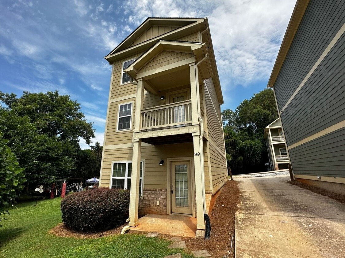 Primary Photo - PRE-LEASING FOR AUGUST 2026!
