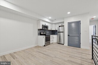 Building Photo - 944 W Lycoming St
