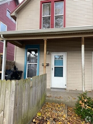 Building Photo - 214 S 5th St