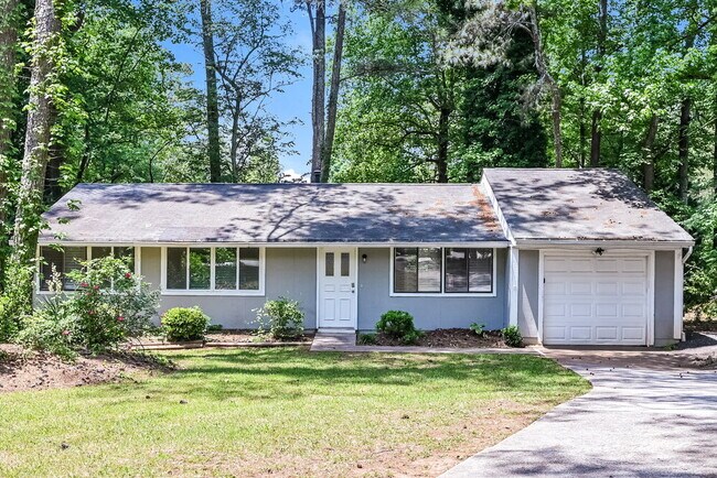 Building Photo - 1860 Suwanee Ridge Ct NW