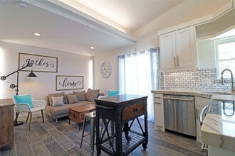 Building Photo - 2310 McDuffie St