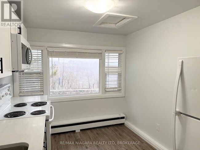 Building Photo - 4711 River Rd