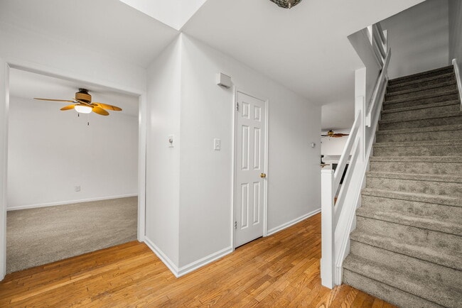 Building Photo - 267 Fox Run