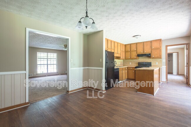 Foto del edificio - 310 Summerwood Ln