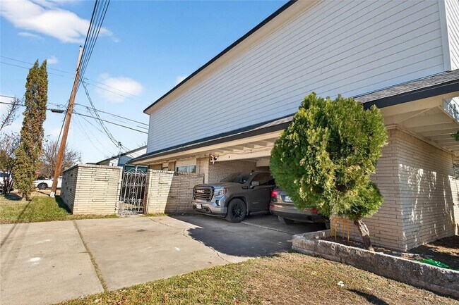 Foto del edificio - 1400 Braes Ridge Dr