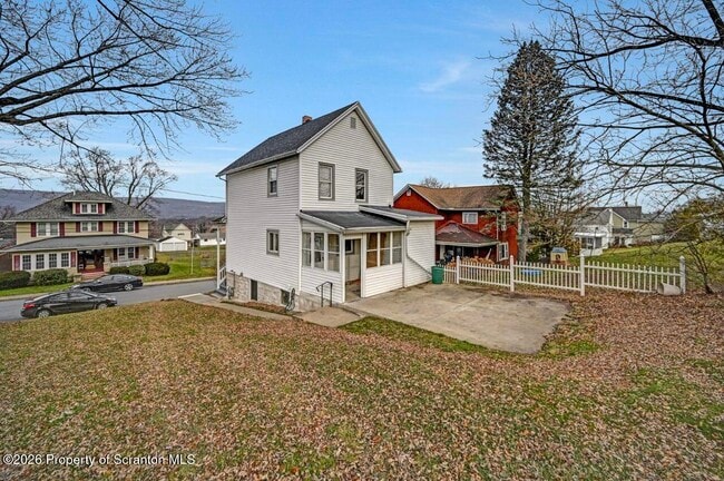Building Photo - 2725 Cedar Ave