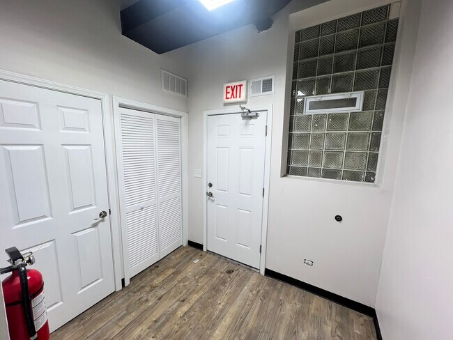 Building Photo - 8617 S Ashland Ave