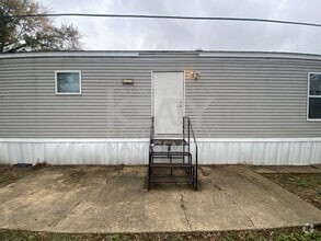 Building Photo - 926 S Railroad Ave