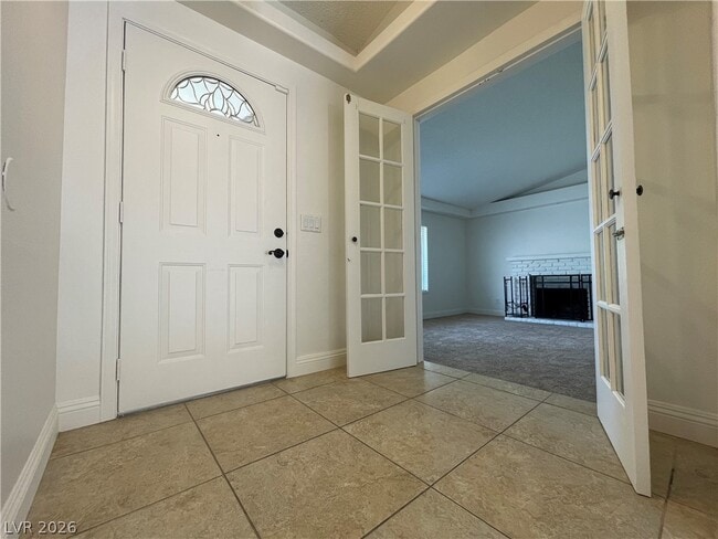 Building Photo - 314 E Tamarack Dr