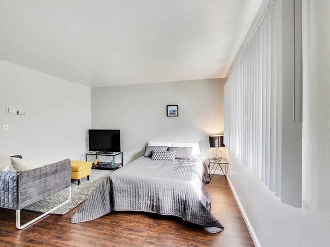 Foto del edificio - 1002 E 23rd St