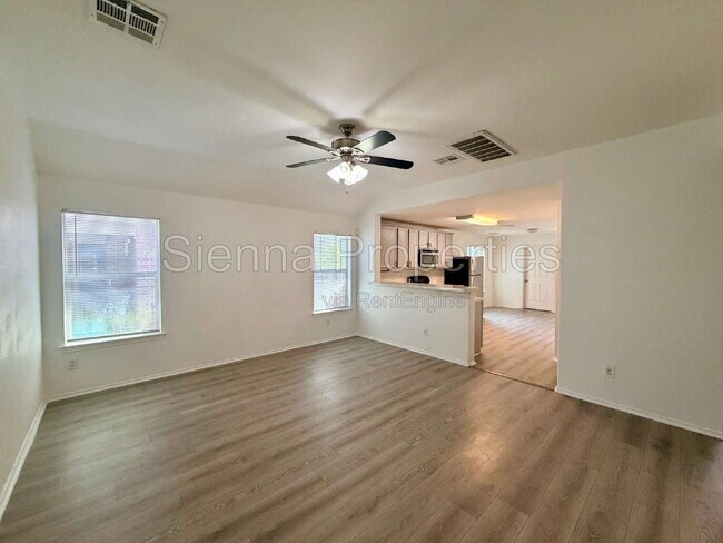 Foto del edificio - 1148 Shadow Creek Blvd