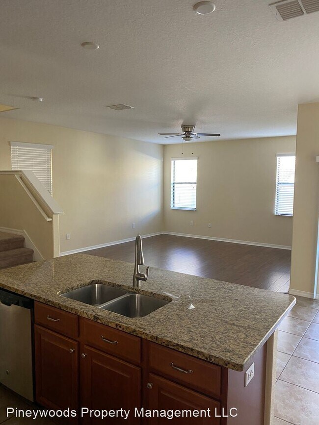 Building Photo - 4 br, 2.5 bath House - 2731 Hampton Green ...