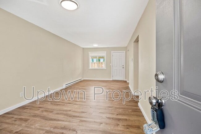 Building Photo - 467 N Adair St
