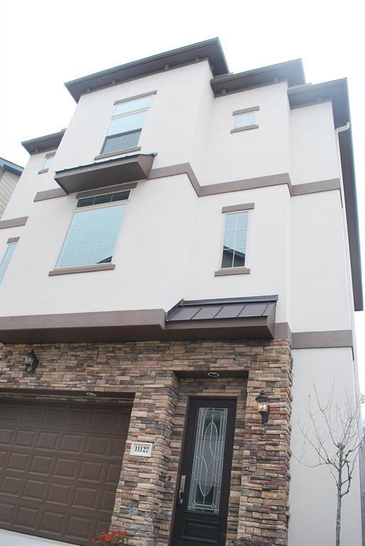 Building Photo - 11127 Olympia Dr