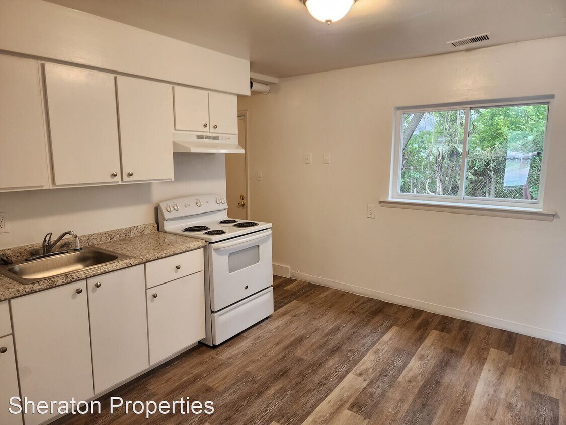 Primary Photo - 3 br, 1 bath House - 213 Pilgrim Rd.
