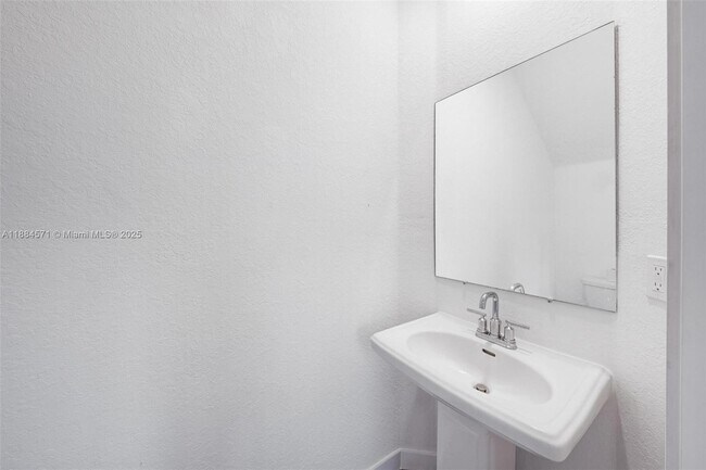 Foto del edificio - 186 SE 5th Ct