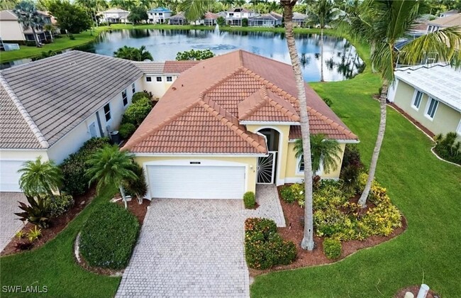 Foto del edificio - 14016 Clear Water Ln