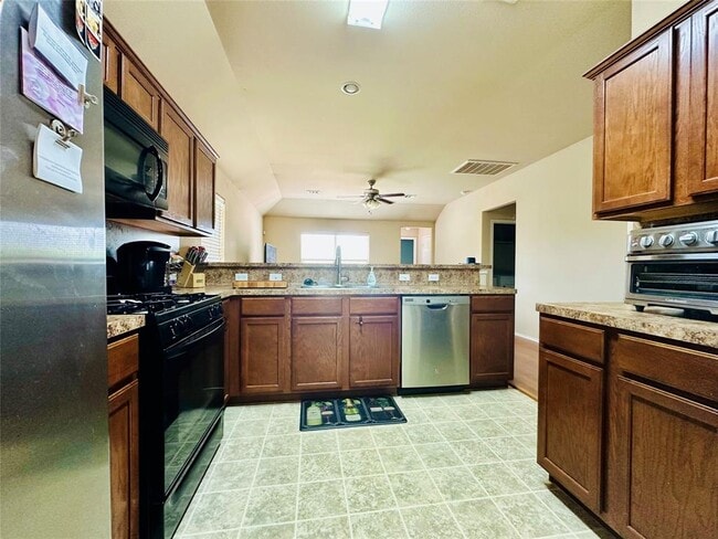 Building Photo - 7521 Cedar Edge Dr