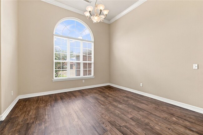 Foto del edificio - 702 SW Maidstone Ave