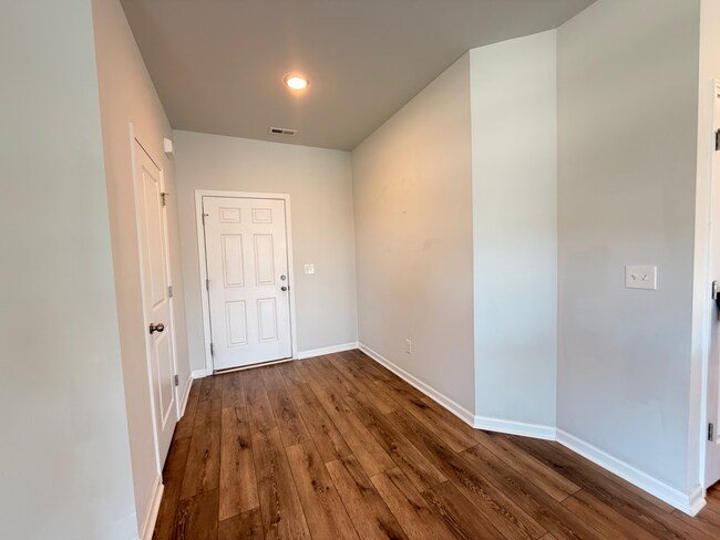 Foto del edificio - 2451 Salem Creek Ct