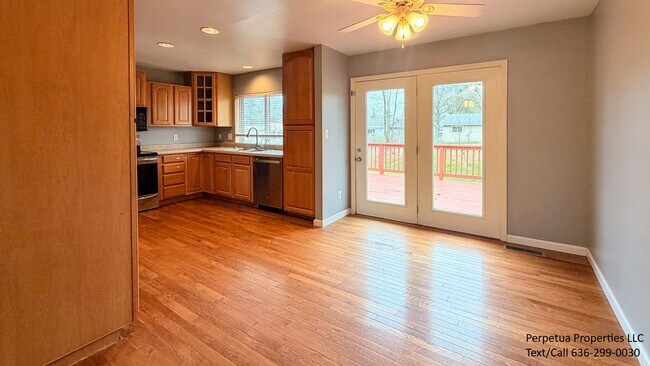 Foto del edificio - 544 Goldwood Dr